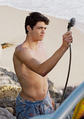 Sex ncentineosource: Noah Centineo in SPF-18 pictures
