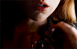 natalie-dcrmer: Wherever she went, the smallfolk fawned on her, and Lady Margaery did all she could 