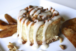 my-cannoli-cake:  delectabledelight:  Apple Walnut Cinnamon Rolls (GF) (by Cakes ‘n’ Bakes)  - 