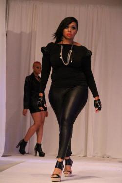 planetofthickbeautifulwomen:       Thick Model @ The Haute Curves LA Fashion Show 2012 