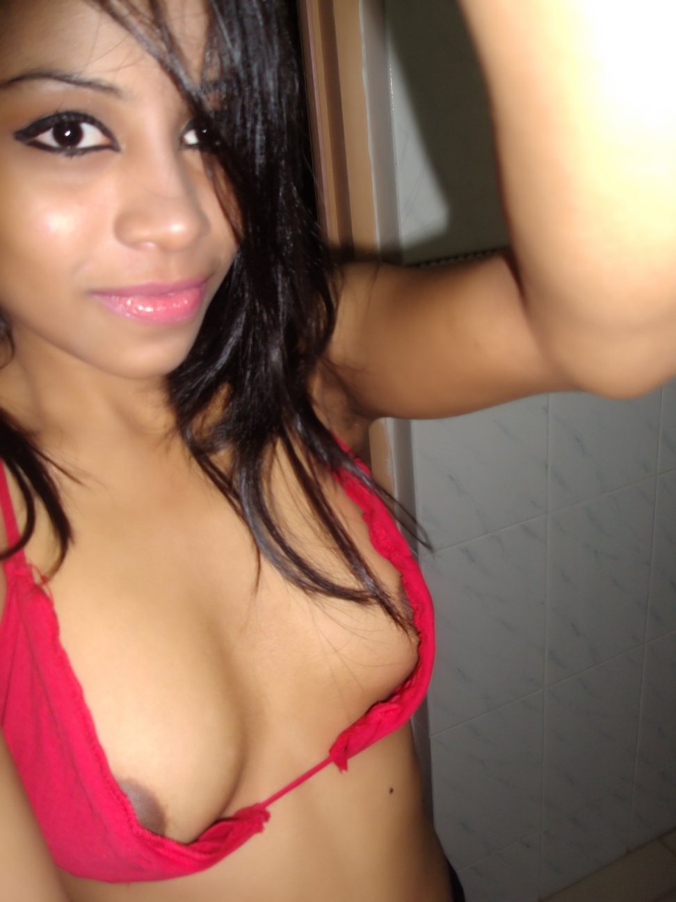 superdarkbeauties:  Connect With Local Black Women Near You!