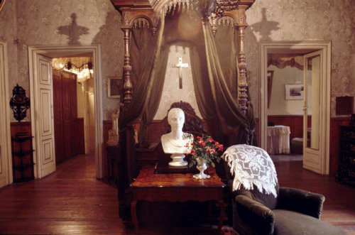 barcarole: Verdi’s museum in Busseto, his hometown, 1983. Photos by Ferdinando Scianna.