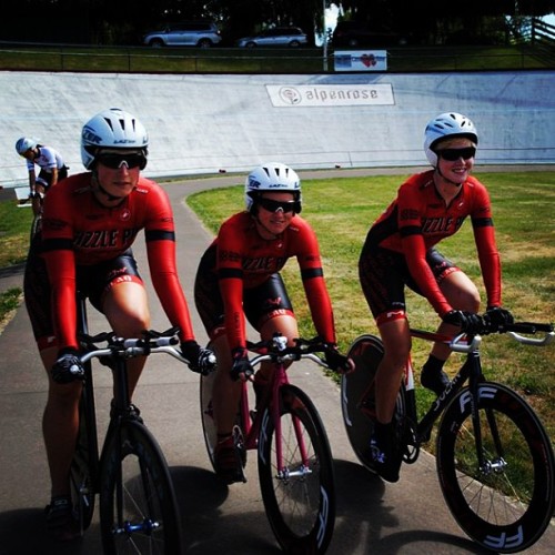 castellicycling: The Ladies of @sizzlepiecycling @veloforma