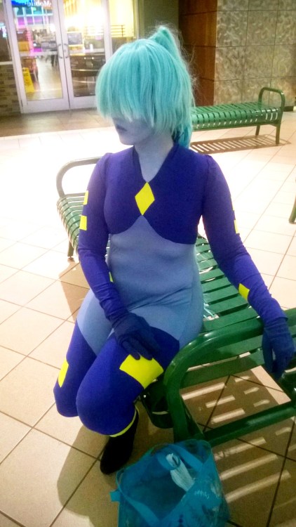 lmkcosplay:  I can finally unveil a secret I’ve been keeping for the past months.  Homeworld T Series Sapphire Cosplay It was really fun, people recognized me as Sapphire which I was nervous about.  
