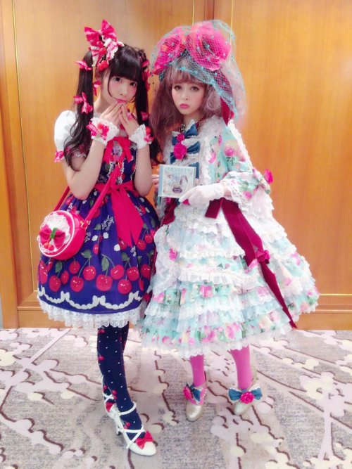 Kato Nana in Queen Rose Princess