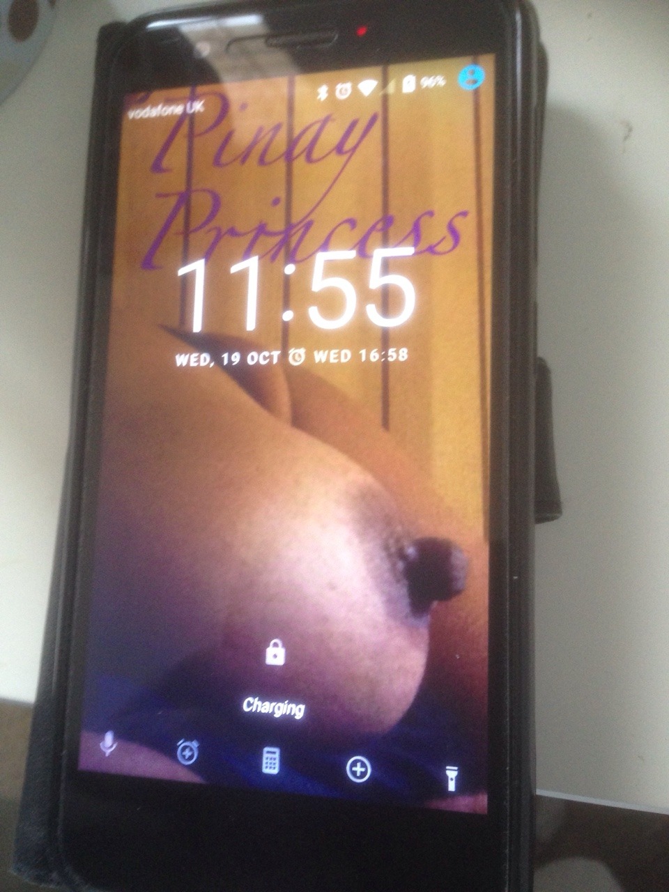 pinayprincessbeauty:  Perfect  I love knowing when I’m somebody’s lock screen