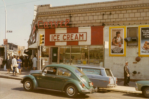 fuckyeahvintage-retro:  Queens, NY (1969) 