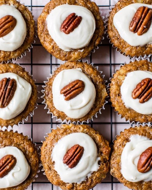 Hummingbird Cupcakes // @skinnytaste