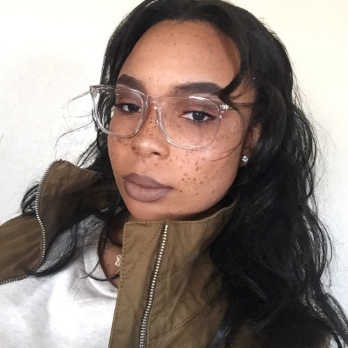 playugly:fuck your fake freckles. #Blackout