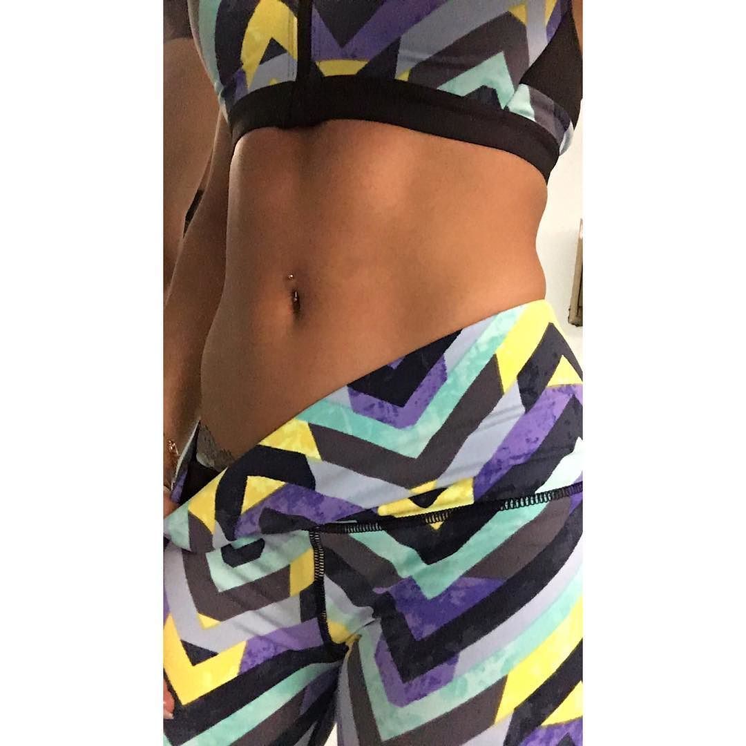My abs are coming 😂🙏🏽 thank you @rosado_adri my personal trainer 💪🏽😌💋❤️