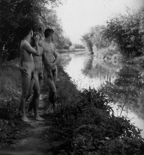 NakedMenInGroups