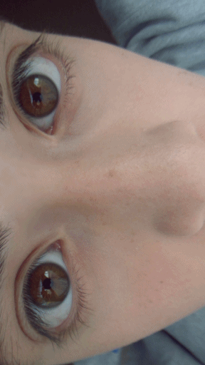 autremondeimagination:  mi mamá dice que los ojos cafés también son bonitos