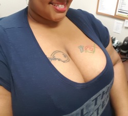 bbwlatina-love:  Took a break from work to show daddy his Kitten missed him 💋💋