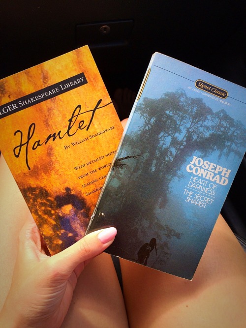 morethanyabooks:Today’s’ thrift store finds!