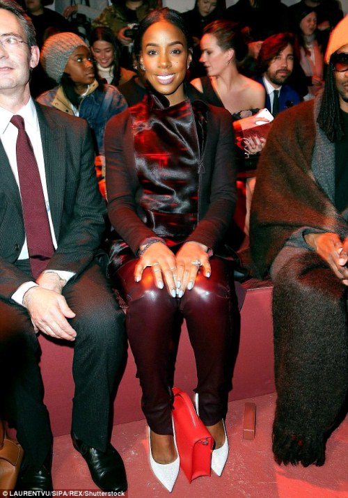 missladylove20:  Kelly Rowland sports form-fitting leather at the Akris Paris Fashion Week showFormer Destiny’s Child star Kelly Rowland and front-row regular Olivia Palermo certainly didn’t disappoint as they led the celebrities at Paris Fashion