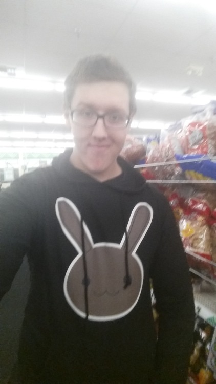 Ended up getting Jaune&rsquo;s Hoodie from RWBY Hoodie on redbubble, and I love it. http://www.redbu