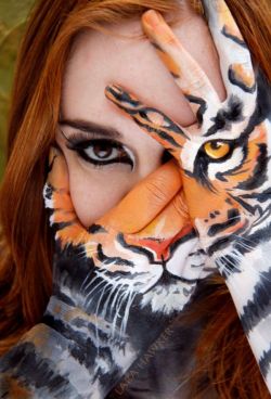 Alter ego (body painting by Lara Hawker)