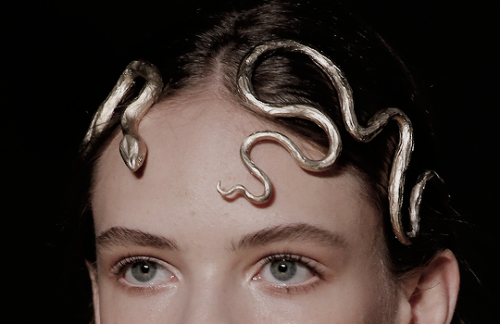 oldfashionedvillain: Serpent headpiece by Harumi Klossowska de Rola for Valentino Haute Couture 2016