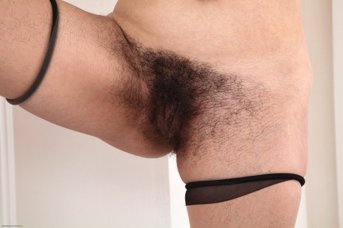 Porn photo megahairypussybushes:  superhairyandhirsutechicks: