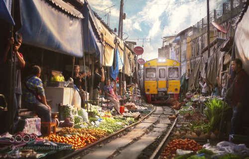 Bangkok Train juicer by paulsarawak