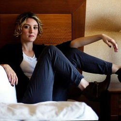 omg-irls:  Evelyne Brochu