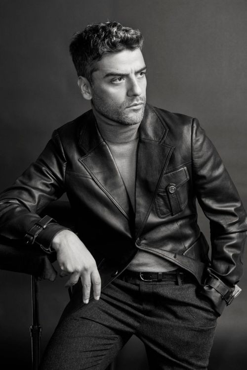 nkp1981:Oscar Isaac photographed by David Slijper for ‘Esquire’, 2017