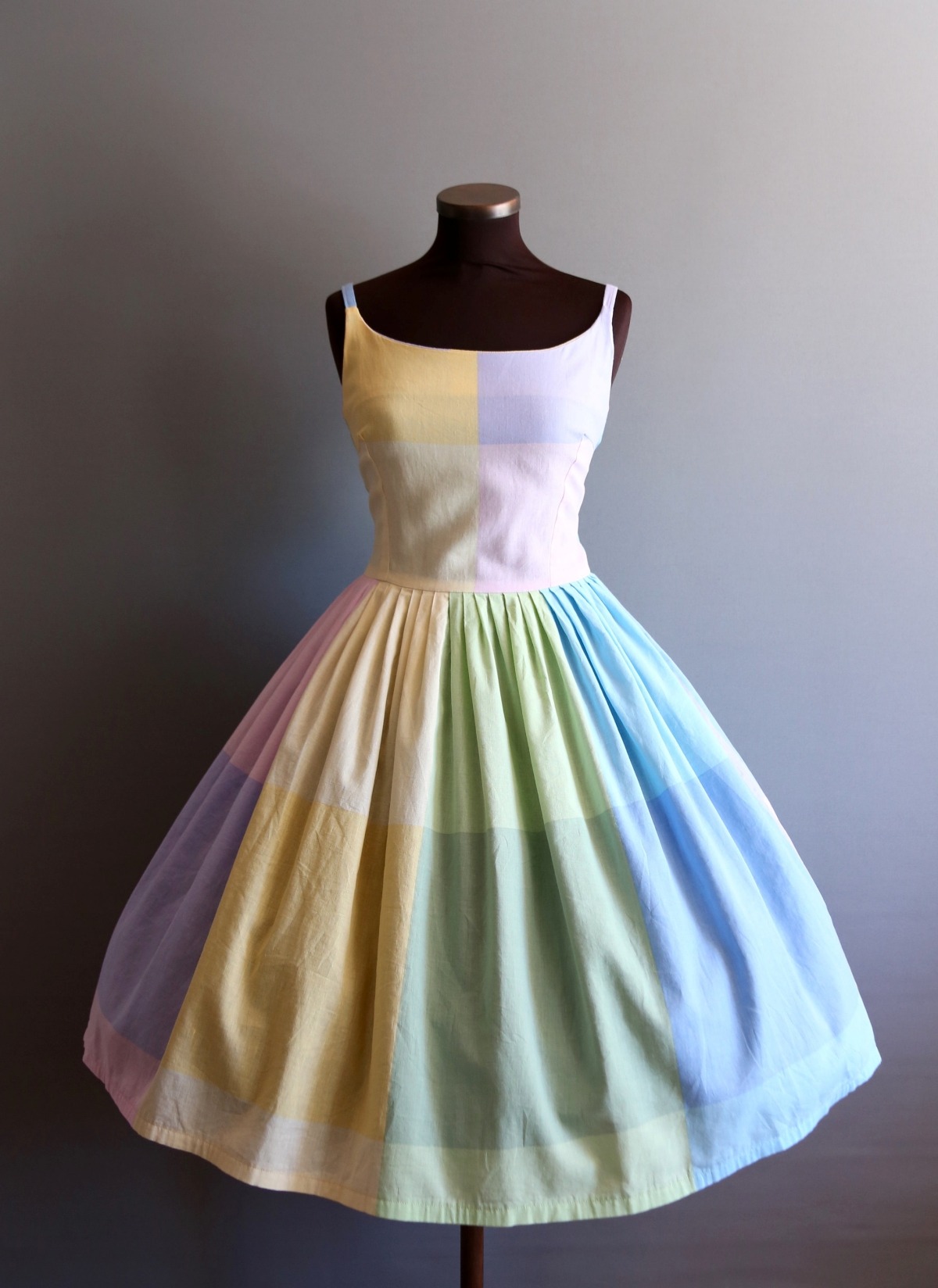 sosuperawesome:  1950’s Style Pleated Skirt Cotton Dresses  Pastello Dresses on