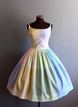 sosuperawesome:  1950’s Style Pleated Skirt