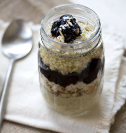 bkfst:  (via breakfast in a jar (to-go!) coconut quinoa a cherry compote with toasted almonds // gf  vegan - what’s cooking good looking - a healthy, seasonal, tasty food and recipe journal)