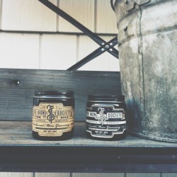 vintagebarbershop:  @snipertoe #vscocam Amazing pomade… Easy to restyle your hair after wearing your beanie or baseball cap in this cold weather… My pomade of choice in -15 degrees weather.. Lol. @theironsociety @theironsociety #coldornotimwearingpomade