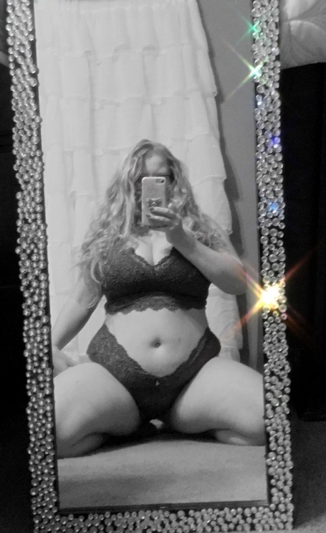 everyonelikesaredhead:  I’m not that bitch you wanna sleep on, baby.