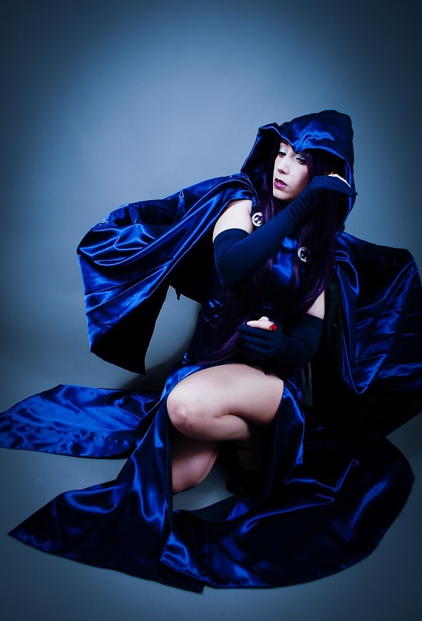 comicbookcosplay:  Raven, from Teen Titansphoto by Adrian Ummo more photos in facebook.com/NeferetIchigoCosplay