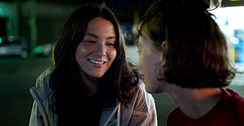 jonerysthrones:Izzie lip biting while she stares at Casey lips is such a mood wow