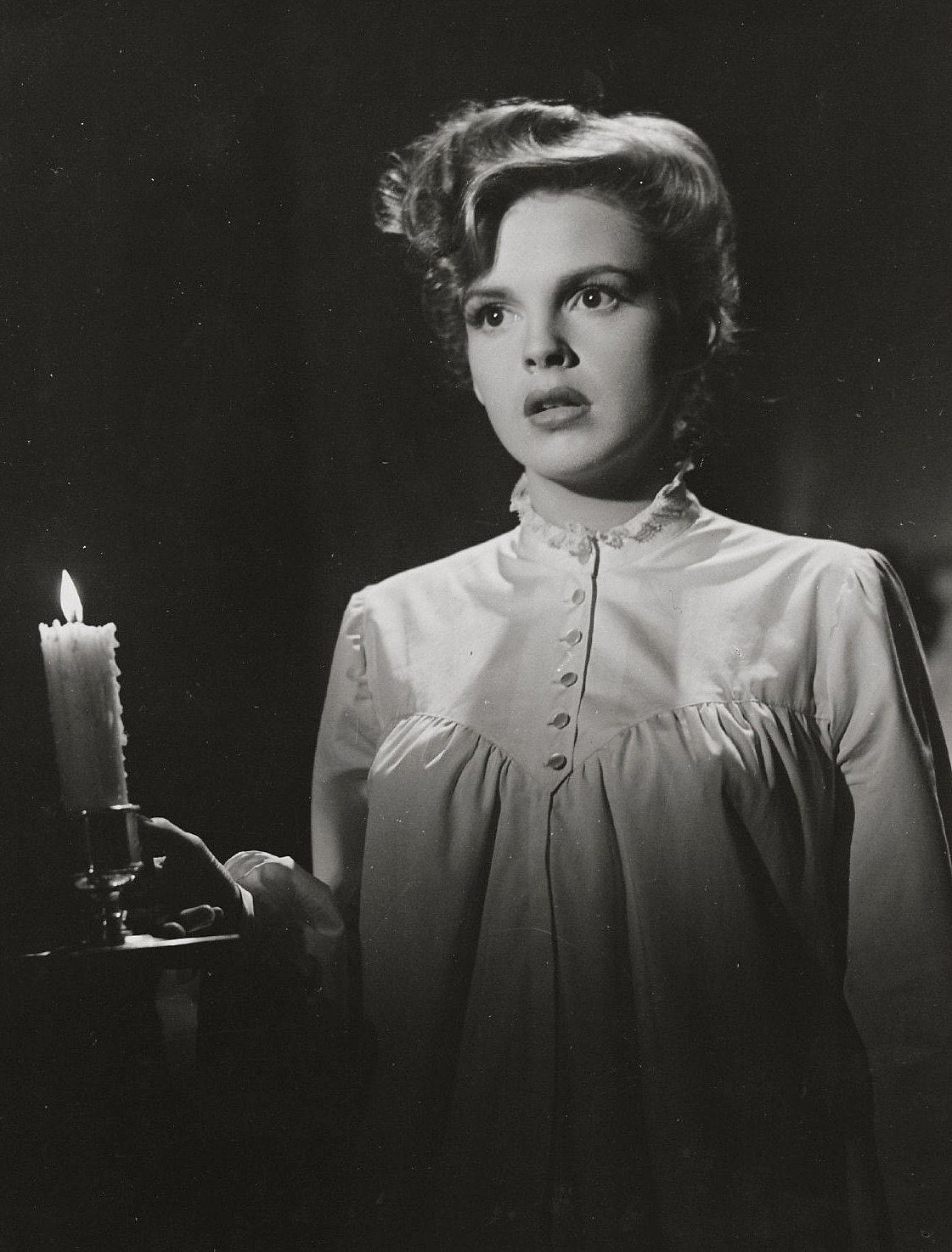 judyinlove:  Judy Garland as Lady Macbeth in Presenting Lily Mars, 1943. 