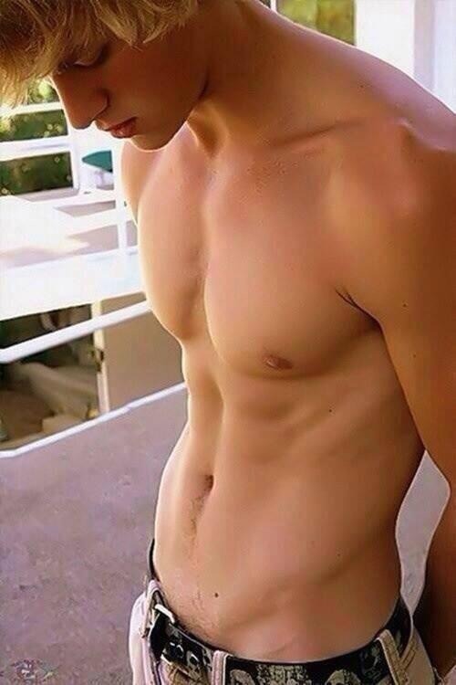 boyzwhat:  THE ORIGINAL ~boyzwhat~   (magiccat121)   Go follow this cute boy with a great blog! Read More 