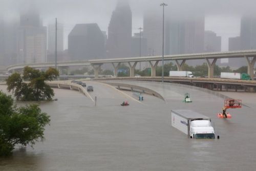  The fiercest hurricane to hit the United States in more than a decade caused widespread damage and 