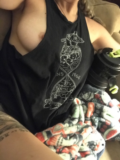 meowsatan:  My Snapchat price will rise to ฟ this weekend so don’t miss out on this ŭ deal 💕💕💕💕  I post a lot of my stupid boring day to day life but also naked