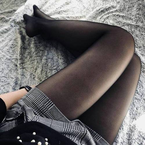 Follow @carla.sbdc @carla.sbdc @carla.sbdc #tights #tight #opaque #opaquetights #follow #like #black