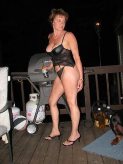 indecent-moms:  woisshe:  sexy american whore