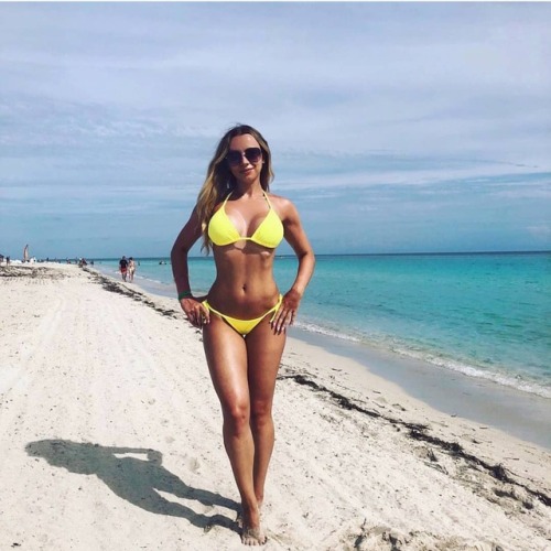 beachillz: @itsyuliakay @beachbody #bikinigirl #fitgirls #yellowbikini #bikinistyle #bikinifashion #