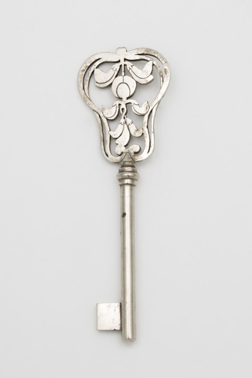 Keys of a school project by Prof. Rudolf Hammel, 1892/1902. Fachschule Nixdorf, Czechia. MAK Wien, v