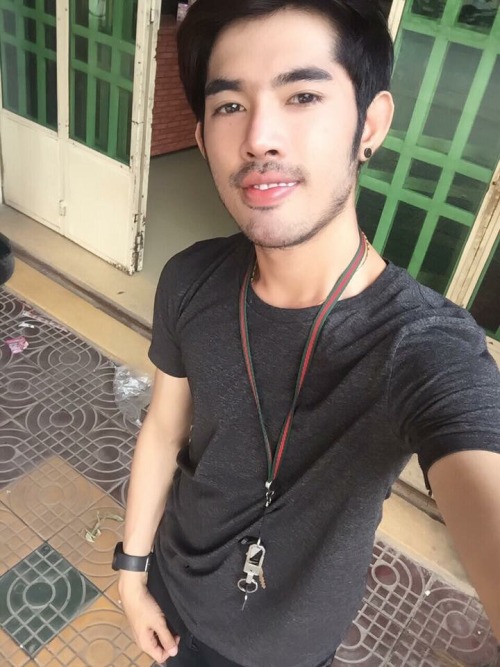 pisethtop: អាអូននេះមុខមាត់ស្អាតបាតណាស់មិនគួទៅធ្វើចឹងសោះ