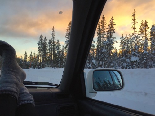 mangofoot:  long day on the mountain   💦