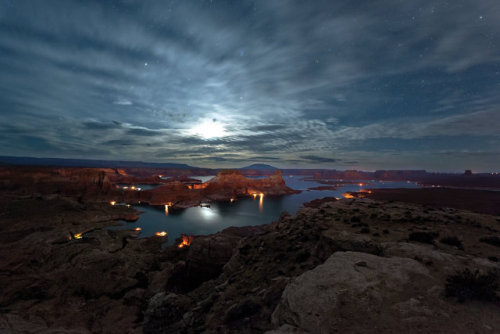 archatlas: SKYGLOW  sky·glow/skī’glō’/nounbrightness of the night sky in a built-