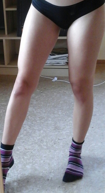 lifting-warrior:  Legs, butt and sexy socks! So glad it’s not leg day