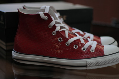 For Sale: 2 Converse Chuck Taylor &ldquo;Barney&rsquo;s New York&rdquo; Limited Edition 