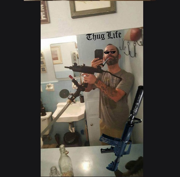 letthegaycommence: catchymemes:     When guns aren’t terrifying they are some of