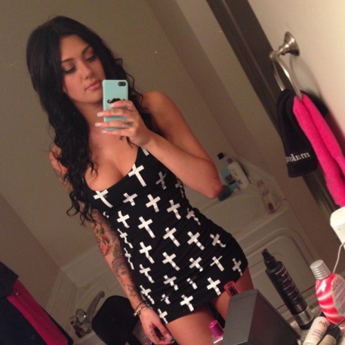 chicksintightdress:  mini dress 