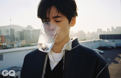 koreanmalemodels:Kim Wonjoong in GQ, December 2014 (cr: style.co.kr)