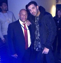wordonrd:  Drake and his driver.